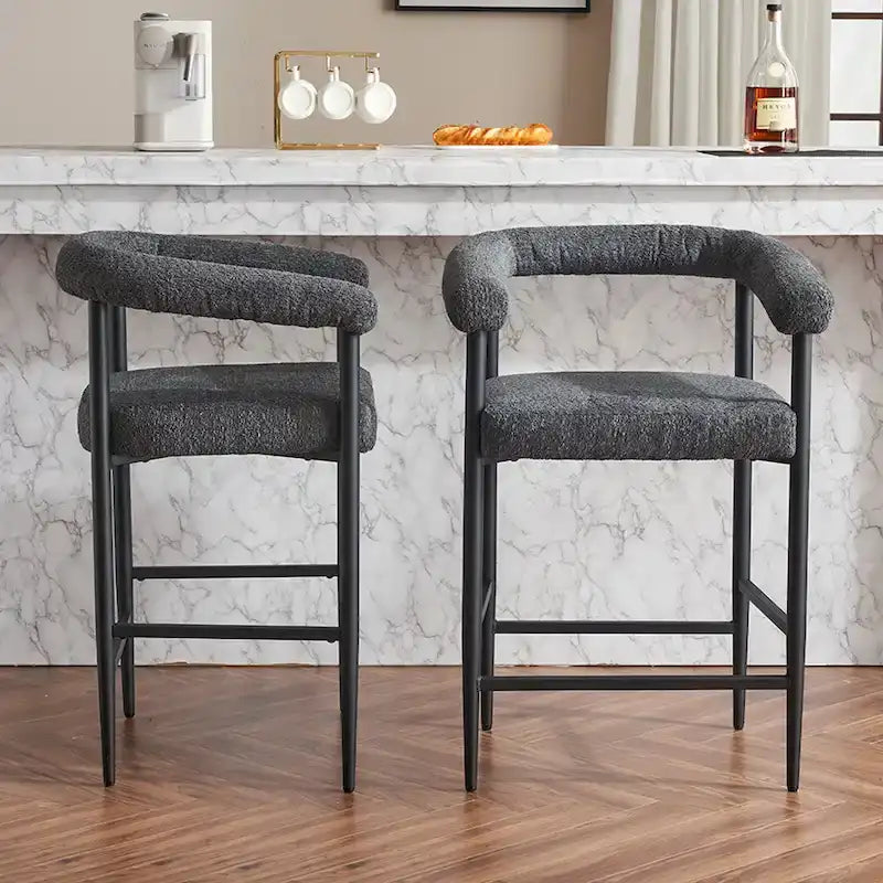 Set di 2 sgabelli da bar moderni in bouclé, altezza bancone, con struttura in metallo e braccioli, per isola da cucina e sala da pranzo