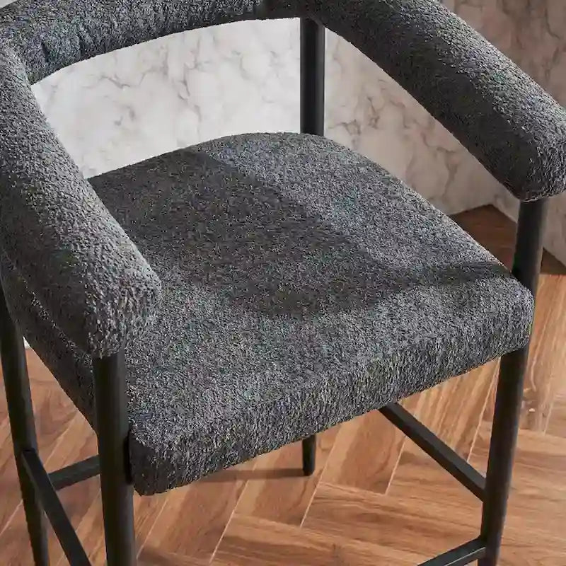 Set di 2 sgabelli da bar moderni in bouclé, altezza bancone, con struttura in metallo e braccioli, per isola da cucina e sala da pranzo