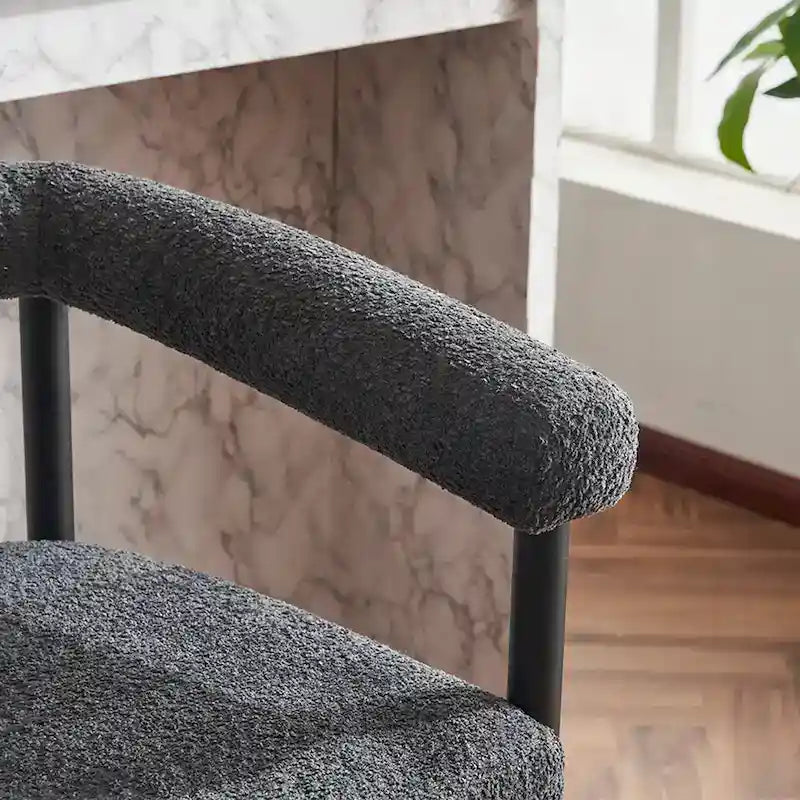 Set di 2 sgabelli da bar moderni in bouclé, altezza bancone, con struttura in metallo e braccioli, per isola da cucina e sala da pranzo