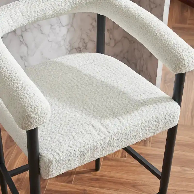 Set di 2 sgabelli da bar moderni in bouclé, altezza bancone, con struttura in metallo e braccioli, per isola da cucina e sala da pranzo