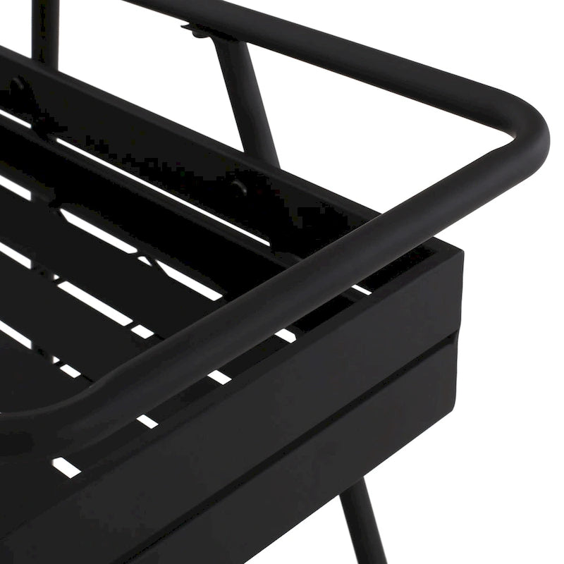 Carrello bar industriale moderno con struttura in ferro, design ispirato alla carriola, portabottiglie e ruote piroettanti